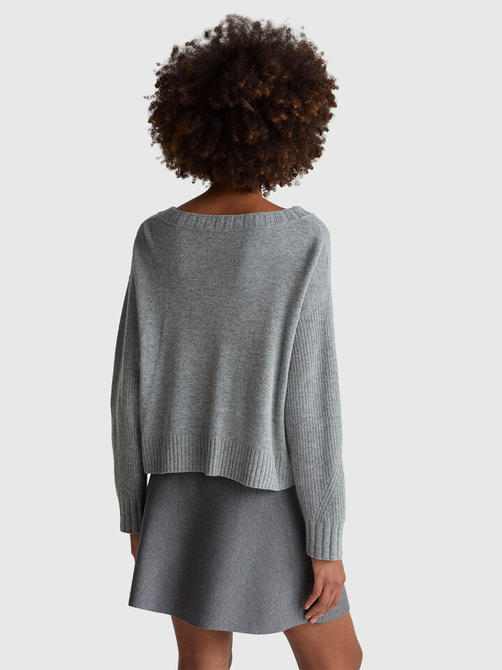 V NECK SWEATER L/S Women image number 2